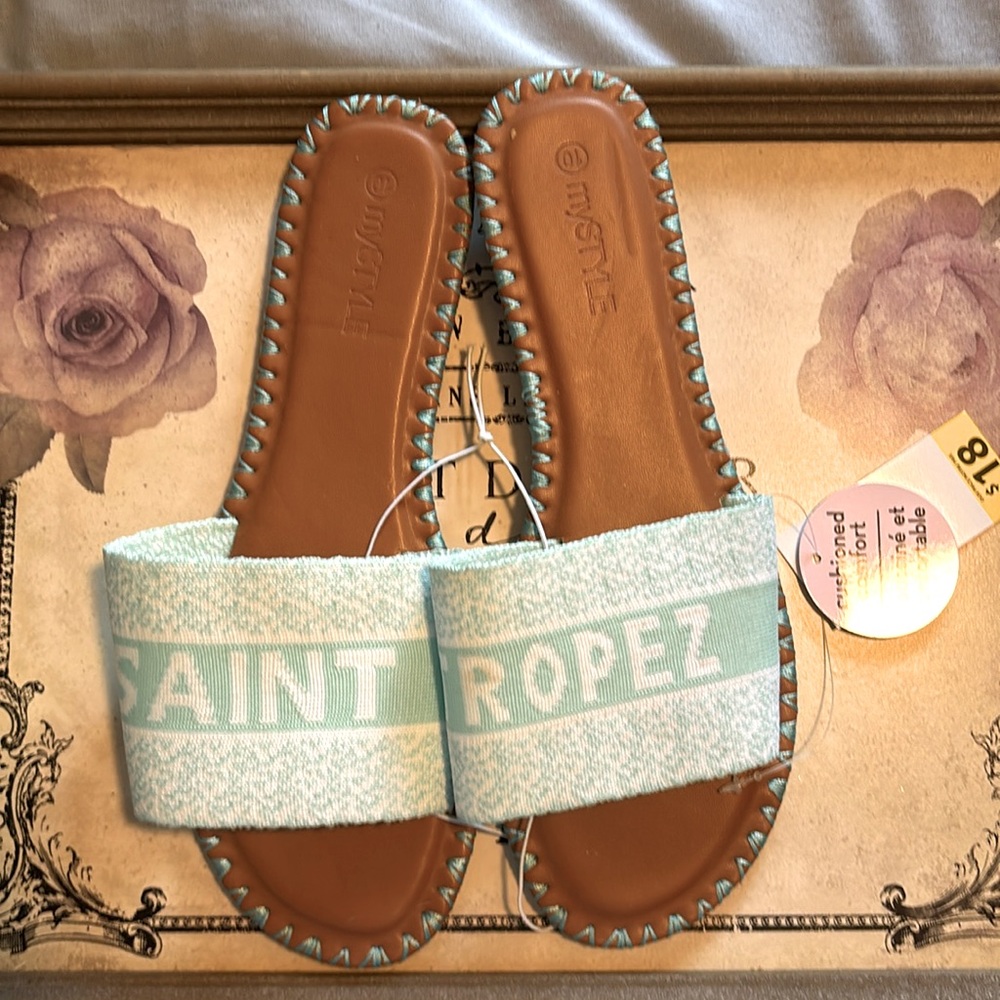 🍀NEW🍀Women’s sandals